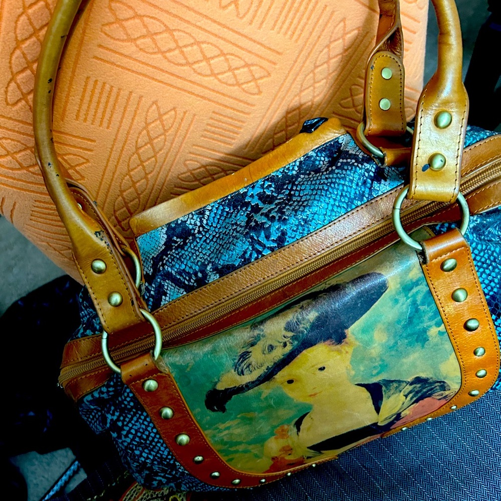Internationally Famous Sharif Origin Handbag . Mold broken after 600 pieces